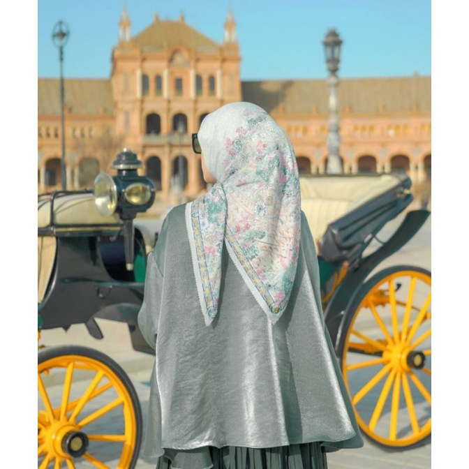 Sevilla scarf buttonscarves in Blanco voal reg