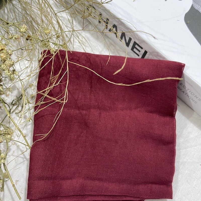 kerudung jilbab segiempat bahan katun paris polos premium warna merah hati maroon / marun ukuran 110
