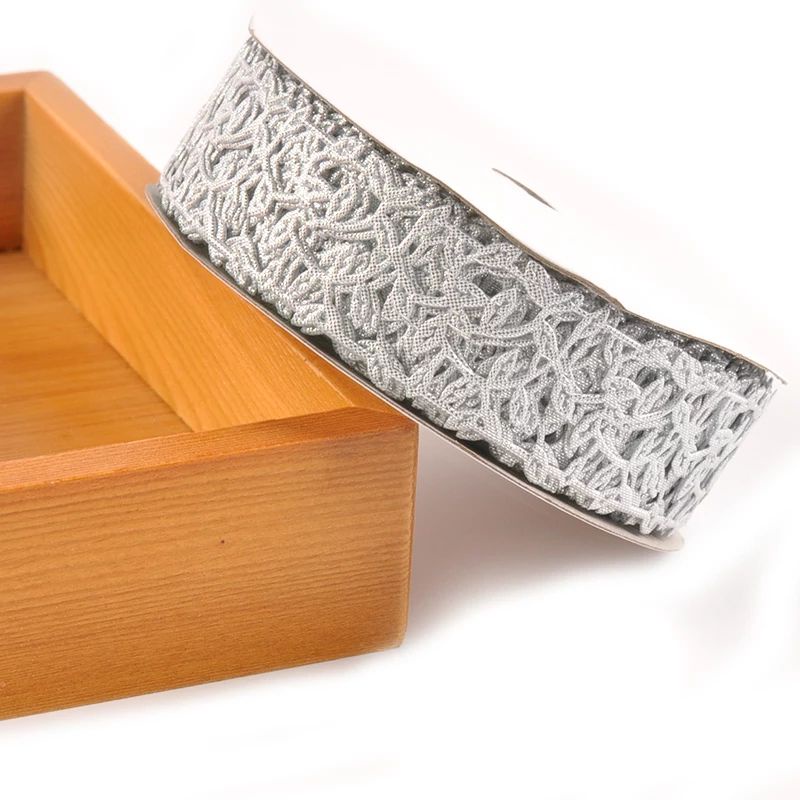 

Pita Satin/ Pita Hampers / Pita Kado / Hiasan Hampers LR2 Motif Silver Leaves