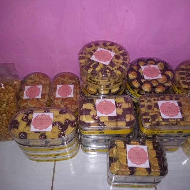 

KUE KERING/ KUE LEBARAN