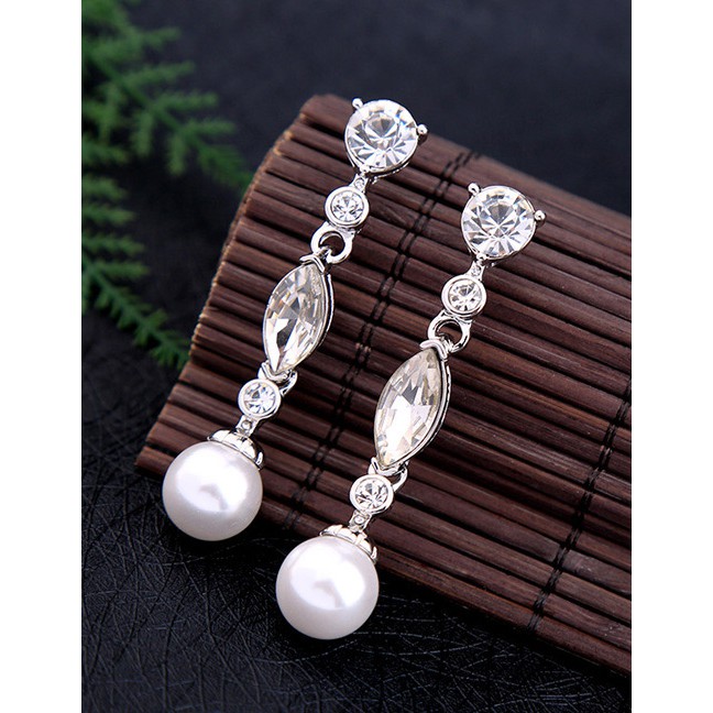 LRC Anting Tusuk Fashion Silver Color Pearls&amp;diamond Decorated Simple E11501