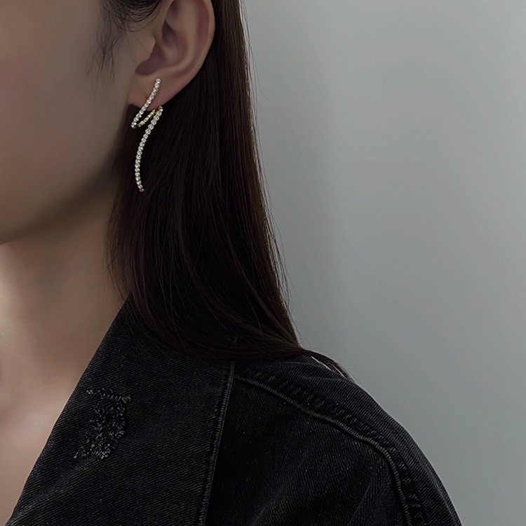 Sterling silver jarum cahaya mewah penuh berlian pelangsing anting-anting wanita panjang elegan kurv