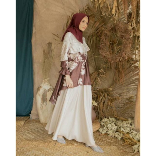 Prelove Lasiana Tunik XS Wearing Klamby