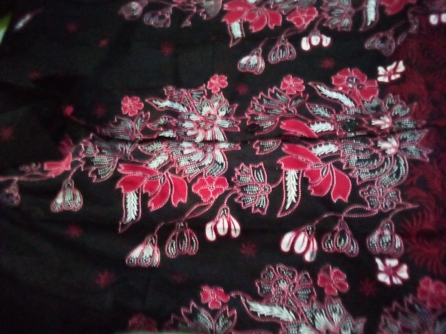 Baju Batik Couple Keluarga Motif Sakura Merah