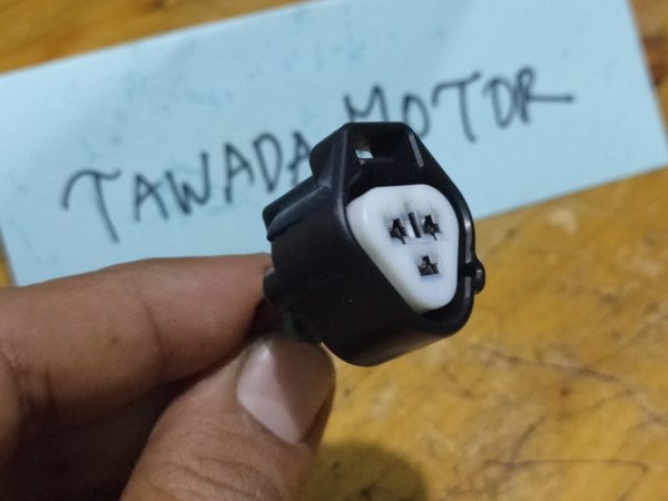 SOKET LAMPU DEPAN HONDA BRV