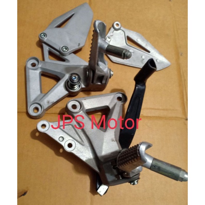 footstep foot step depan CBR 250 rr 250rr original
