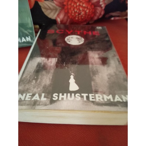 

SCYTHE & THUNDERHEAD ( Arc Of Scythe) ( preloved) (buku murah)