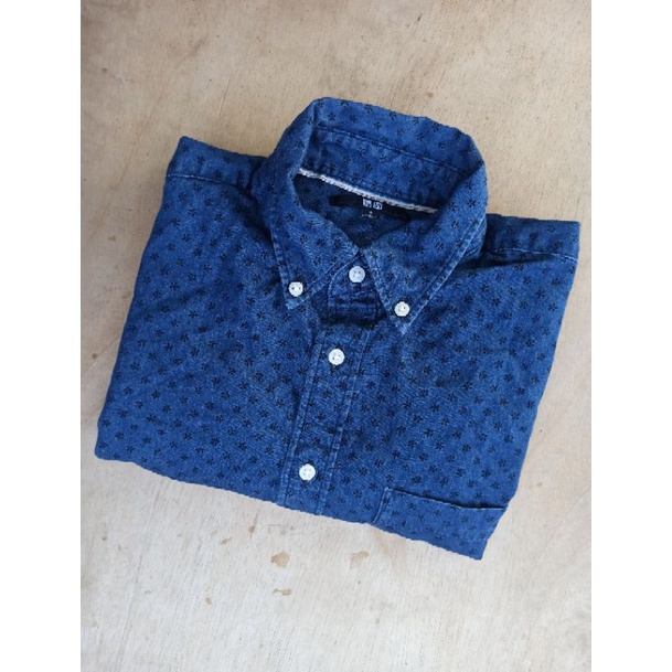 Kemeja Flannel Uniqlo S navy motif