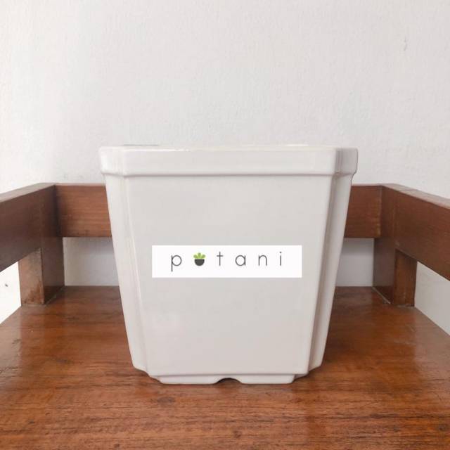 Pot keramik kotak putih - A666L