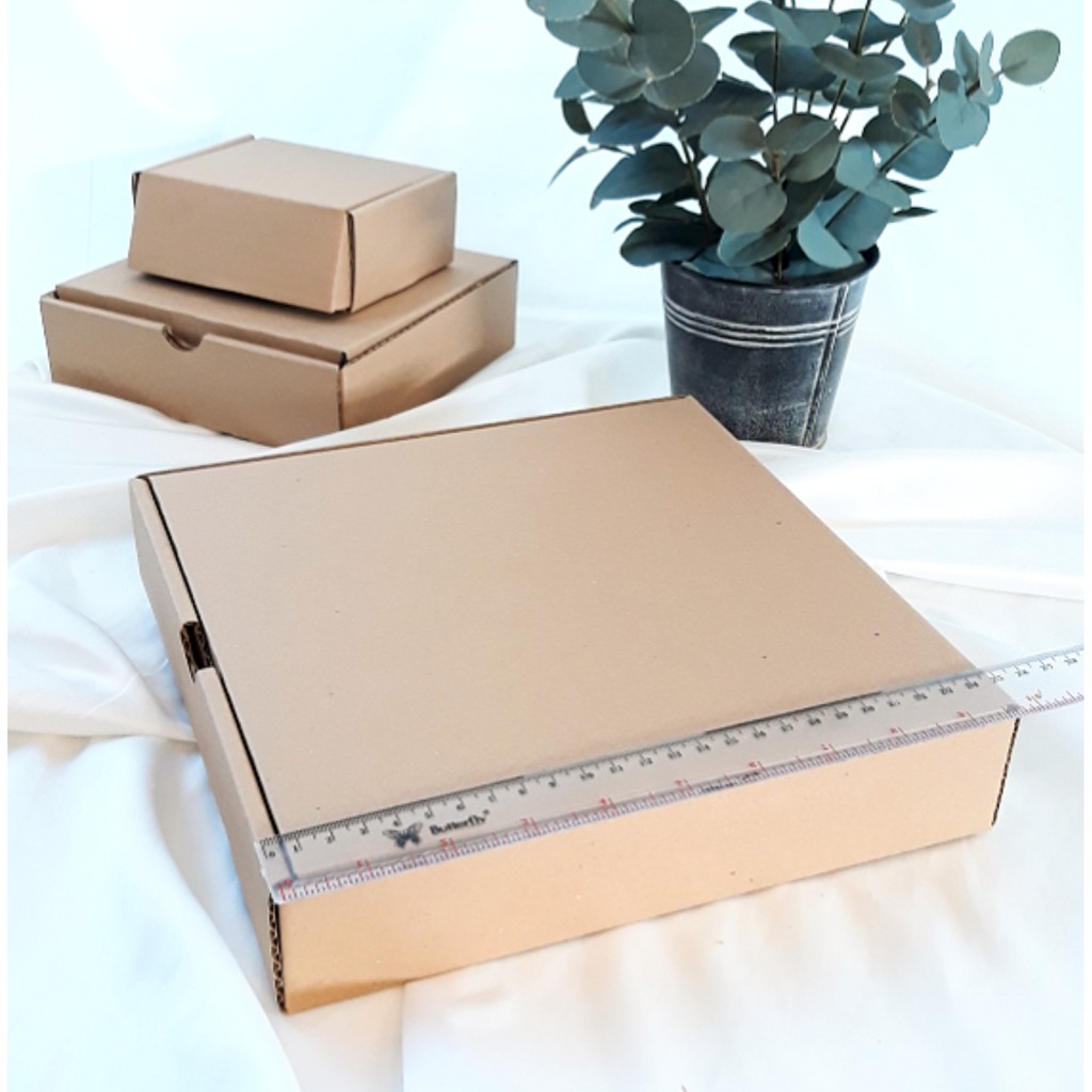 

Box online shop 25x25x5 cm / pizza packaging / box hampers / kardus packing / box hijab / die cut