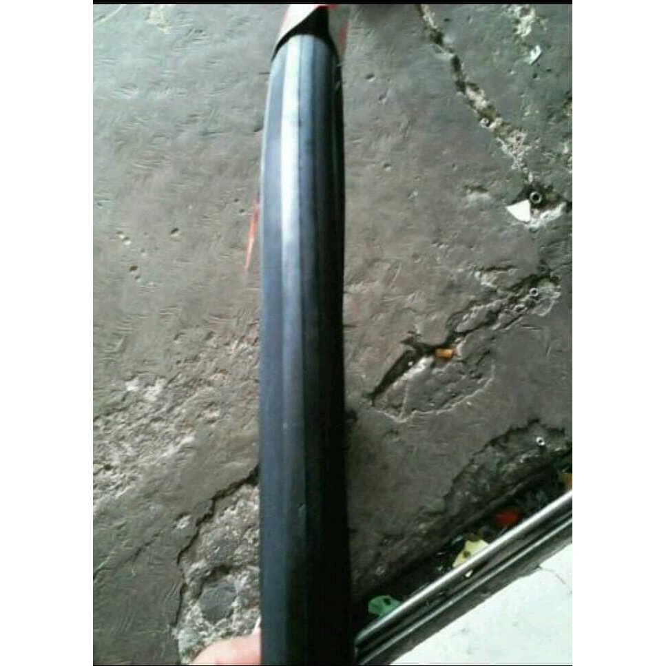 READY   Ban luar 700 x 28C CST Czar hitam