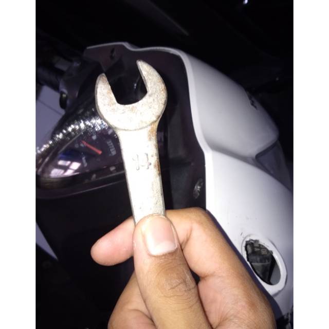 Kunci pas mur baut 12mm × 14mm