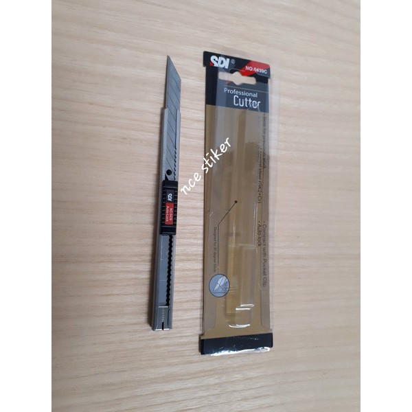 

PROFESIONAL CUTTER KNIFE STAINLESS STELL ATAU PISAU CUTTER STENLIS