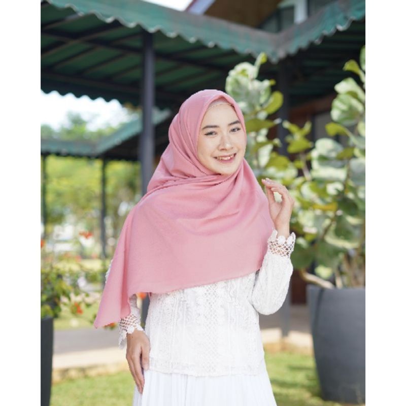 Jilbab Segi Empat 130x130 Diamond Italiano Grade A Premium By Desmonda Hijab Motif Syari