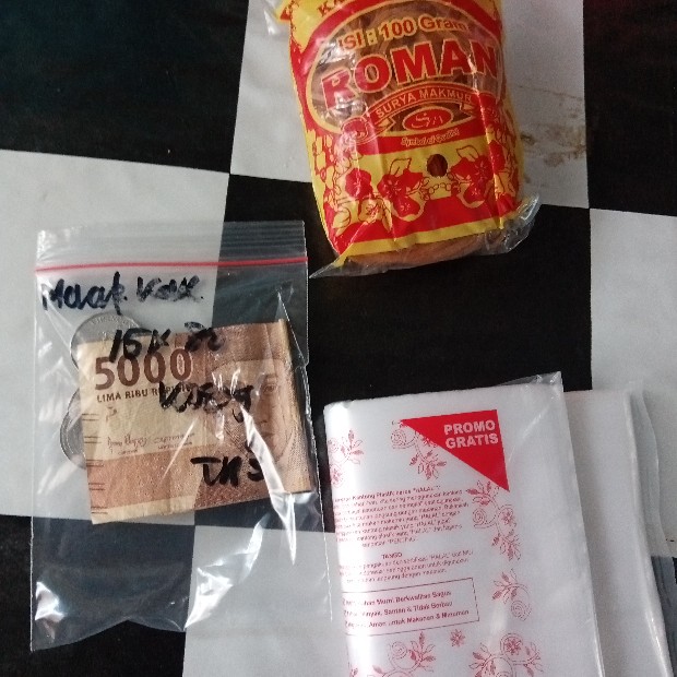 Plastik Pe / Plastik Es Ukuran 10x20 12x25