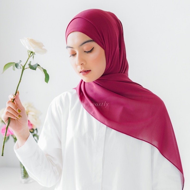 Itsmostly - Qyura Shawl-Cranberry