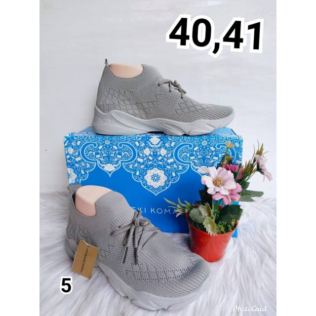 Sepatu cantik , sepatu rajut , sepatu sport