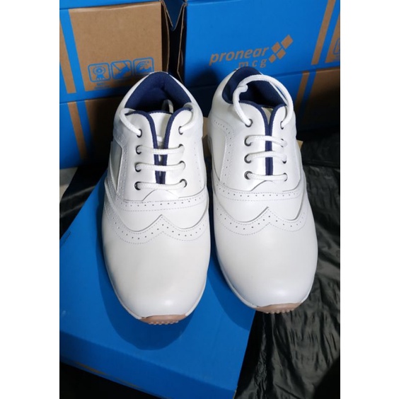 Sepatu Caddy Golf Kulit Stylish - Performa dan Estetika Sempurna