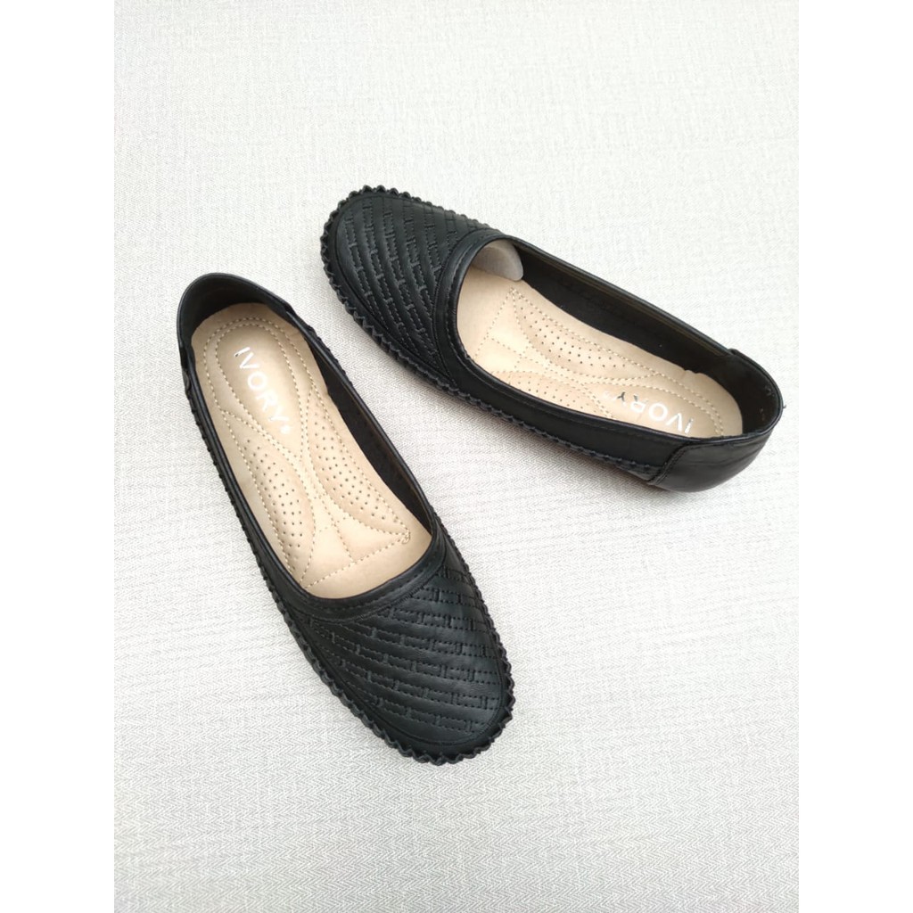 Ivory Sepatu Wanita Moccasin Flat J8988