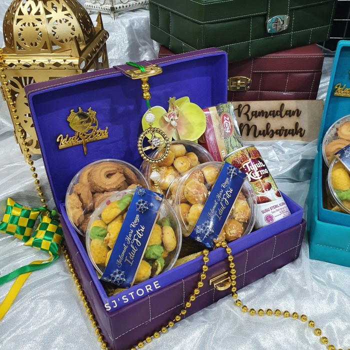 

Paket box hampers lebaran kue kering toples murah 78