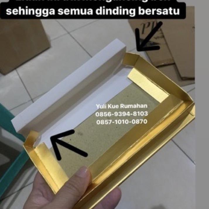 

Berkualitas Box Gold isi 12 Cupcake include sekat lubang diameter 6cm box 25x35x15cm ~