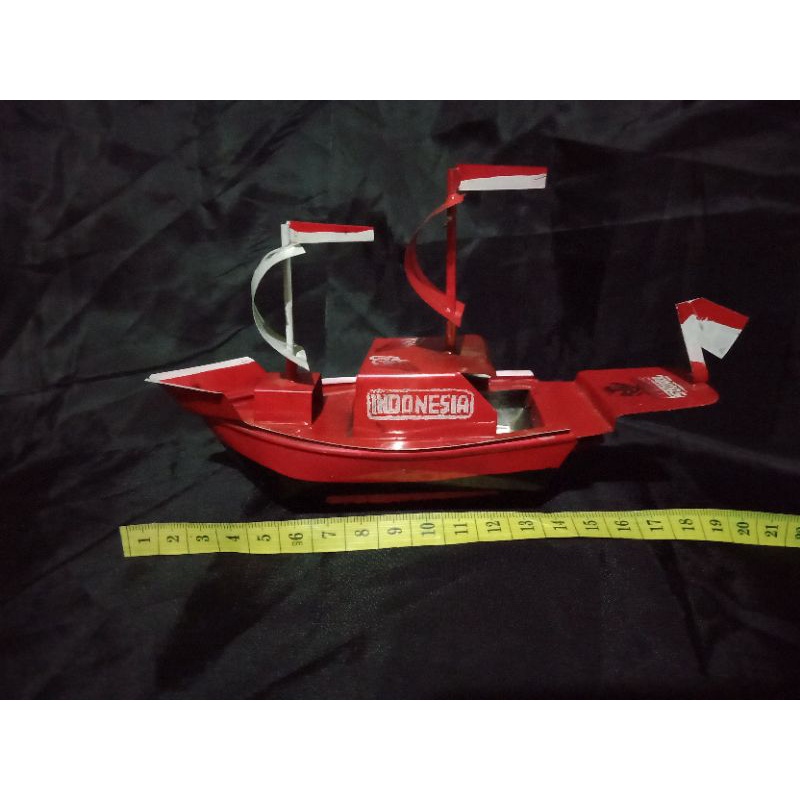 kapal Otok otok Perahu Layar 20cm