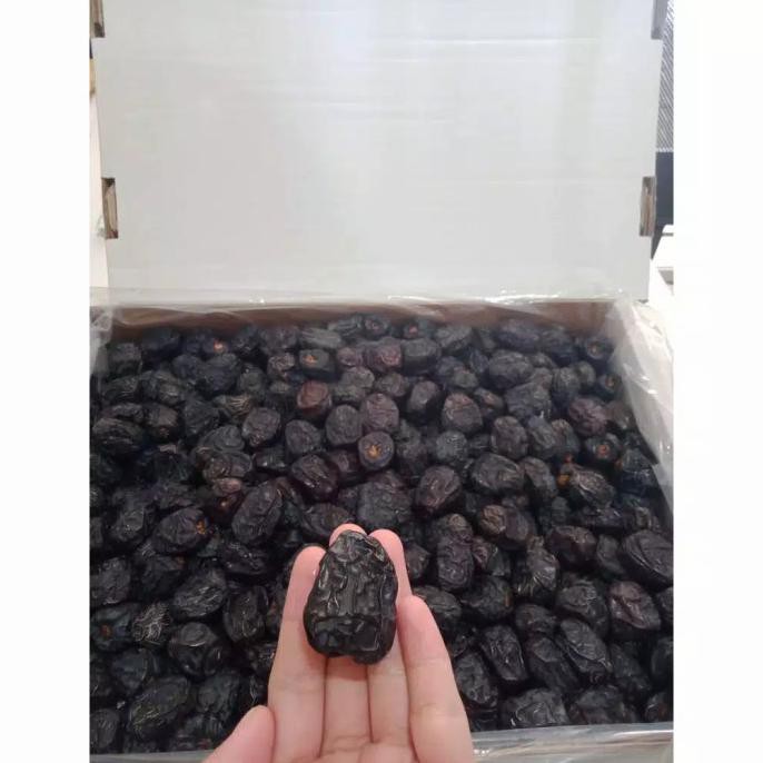 

Kurma Manis / Buah Kurma / Kurma Ajwa Madinah Premium Best Quality 5Kg/Ajwa Madinah 5Kg Ready