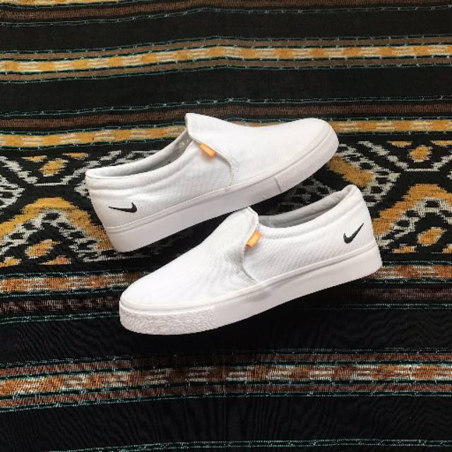 Nike Court Royale AC Slip On White