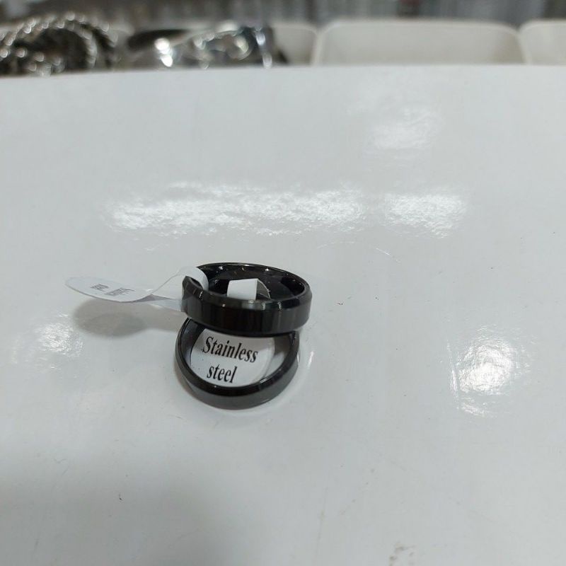grosir Cincin stainless steel/ titanium hitam polos mengkilat tebal lebar 7mm 1box isi 36pcs