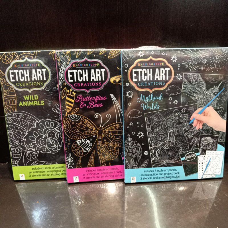 

Kaleidoscope Etch Art Mini Kit Creations : Butterflies and Bees - Wild Animals Scratch Book