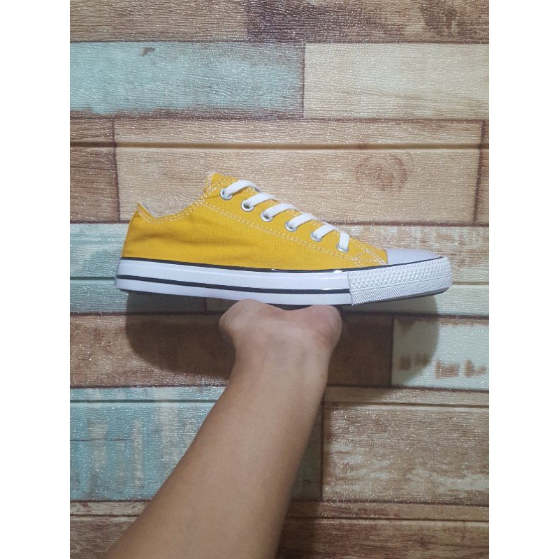 Sepatu Convers allstar clasik low Termurah Tanpa box-Kuning