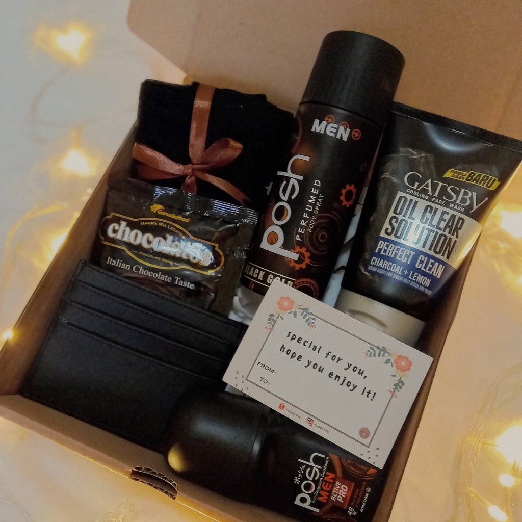 

Kado Cowok / Gift Box Hampers Cowok Ulang Tahun Wisuda Anniversary