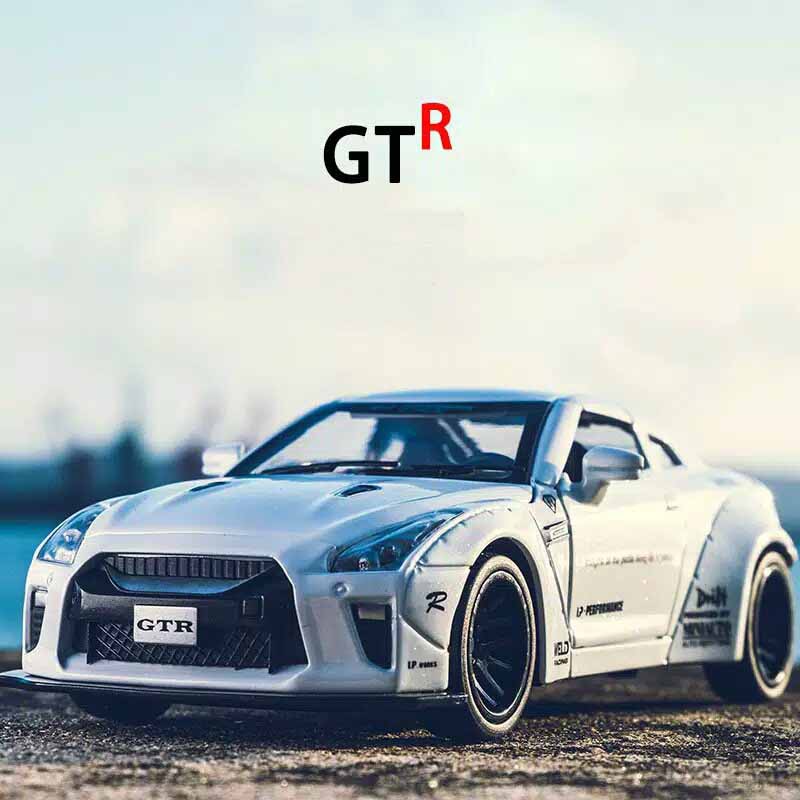 Miniatur Diecast Skala 1:32 Mobil Nissan GTR