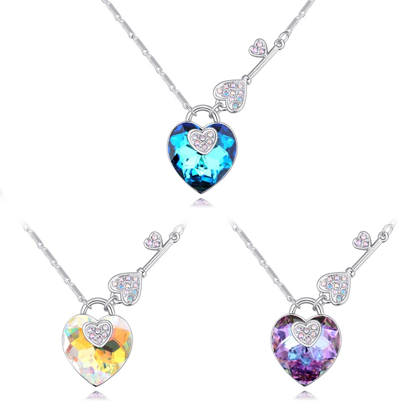 Kalung Liontin Kunci Hati Aksen Kristal Berlian Untuk Wanita