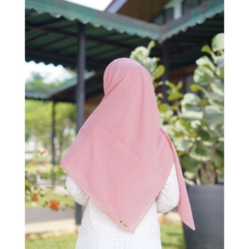 Jilbab Segi Empat 130x130 Diamond Italiano Grade A Premium By Desmonda Hijab Motif Syari