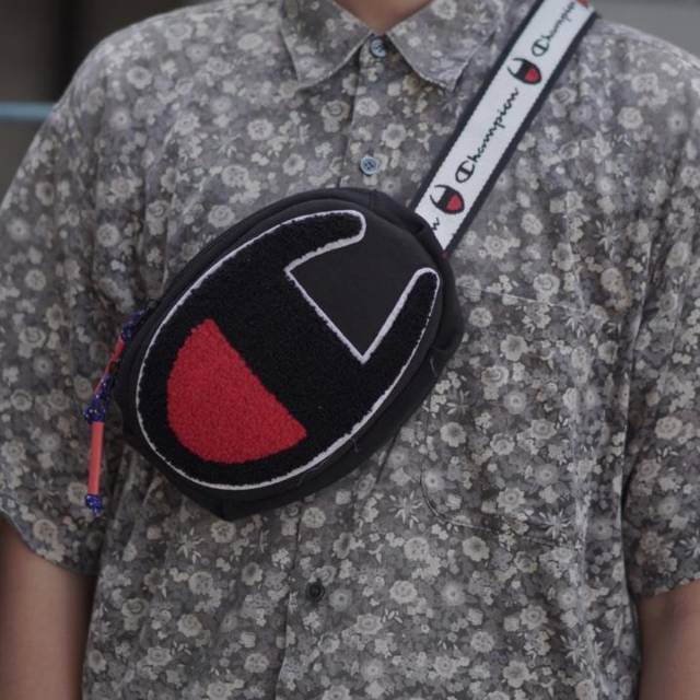 Tas pria dan wanita champion slingbag logo original BNIB