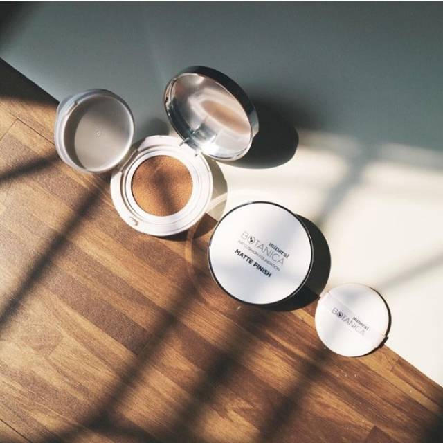 Mineral Botanica Air Cushion Foundation Matte Finish