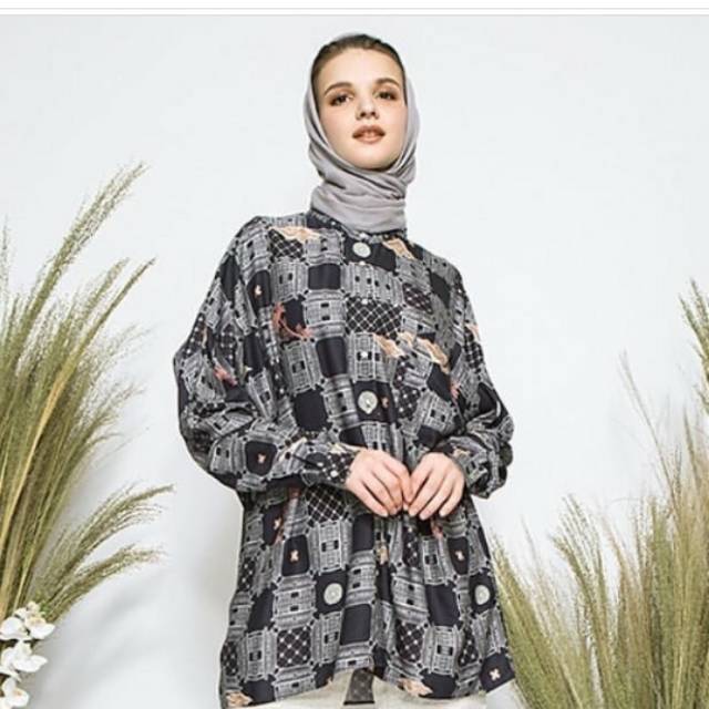 Devon Top Navy Ria Miranda x CottonInk