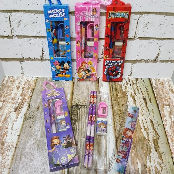 

ALAT TULIS SET/ PENSIL PENGGARIS PENGHAPUS RAUTAN/ PAKET ALAT TULIS