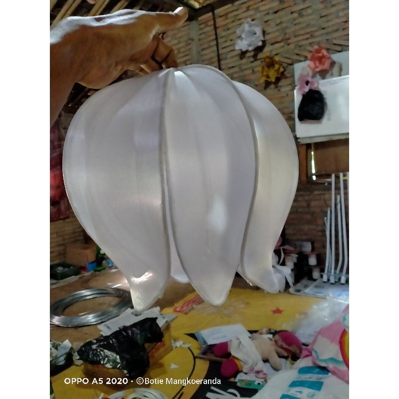 Dekorasi Tenda Kap Lampu Gantung