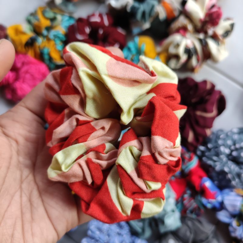 Ikat Rambut/ Tali Rambut/ Kunciran Rambut/ Ikat Rambut Cepol Hijab/ Scrunchie Jumbo Motif Bali