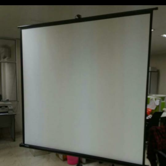 Screen Projector D-LIGHT Tripod 70inchi 172cmx172cm