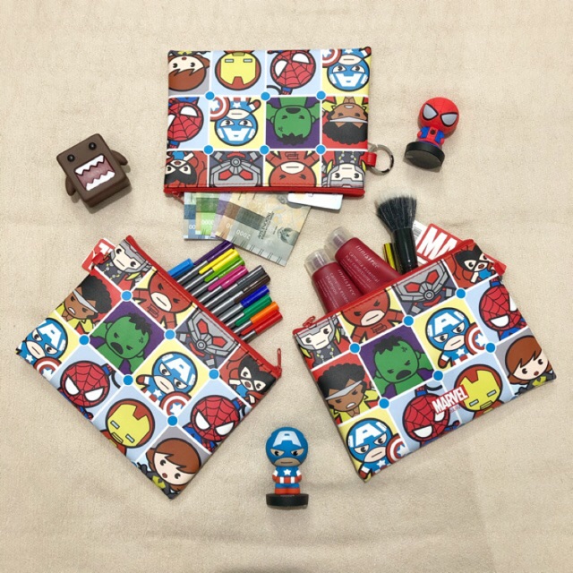 

MINISO MARVEL AVENGERS PENCIL POUCH CLUTCH CHARACTER
