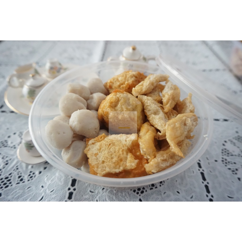 

Bakso Ikan tenggiri + Tahu kok (tahu goreng) + Fukian / gorengan