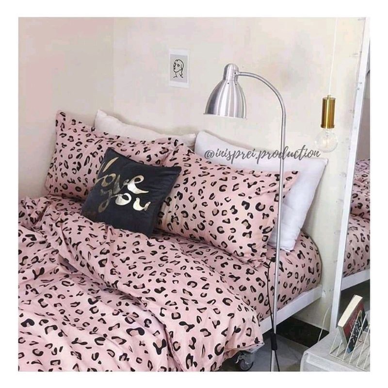 Bedcover Set Bahan Katun Motif  Leopard Pink Uk Single