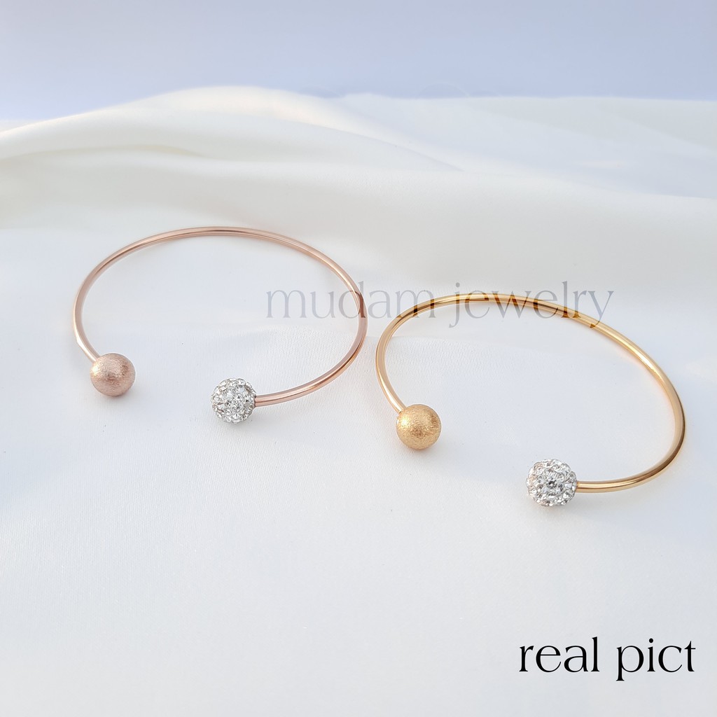 Gelang Titanium Lentur Dengan Two Balls Dengan Kristal Artifisial