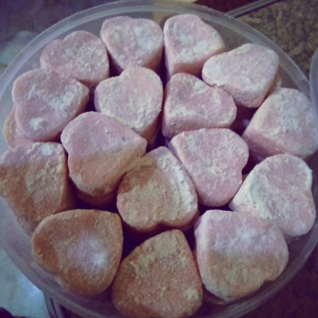 

Bolsu ( bola susu ) cake