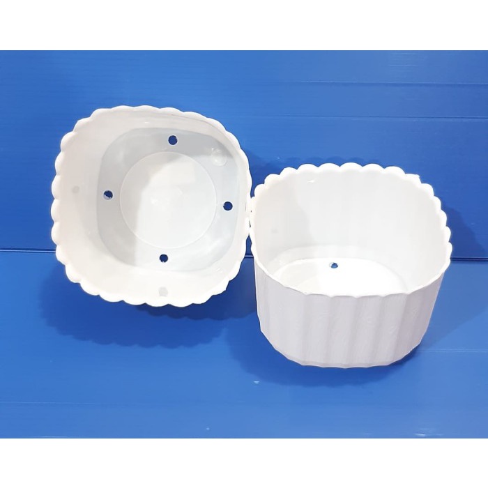 

POT BUNGA PUTIH VANILIA UK. 15 PUTIH