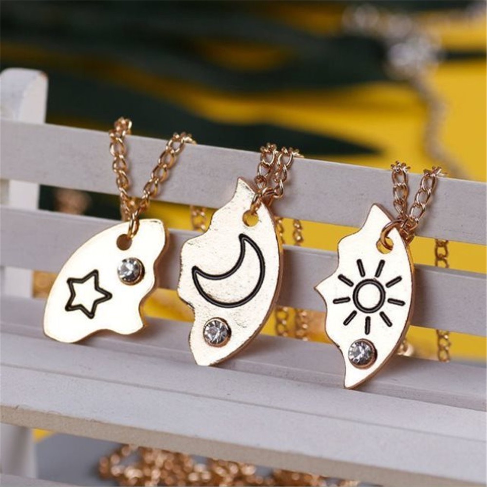 3pcs / Set Kalung Hias Liontin Bulan Bintang Bulat Tulisan Best Friend Forever Untuk Pria Dan Wanita