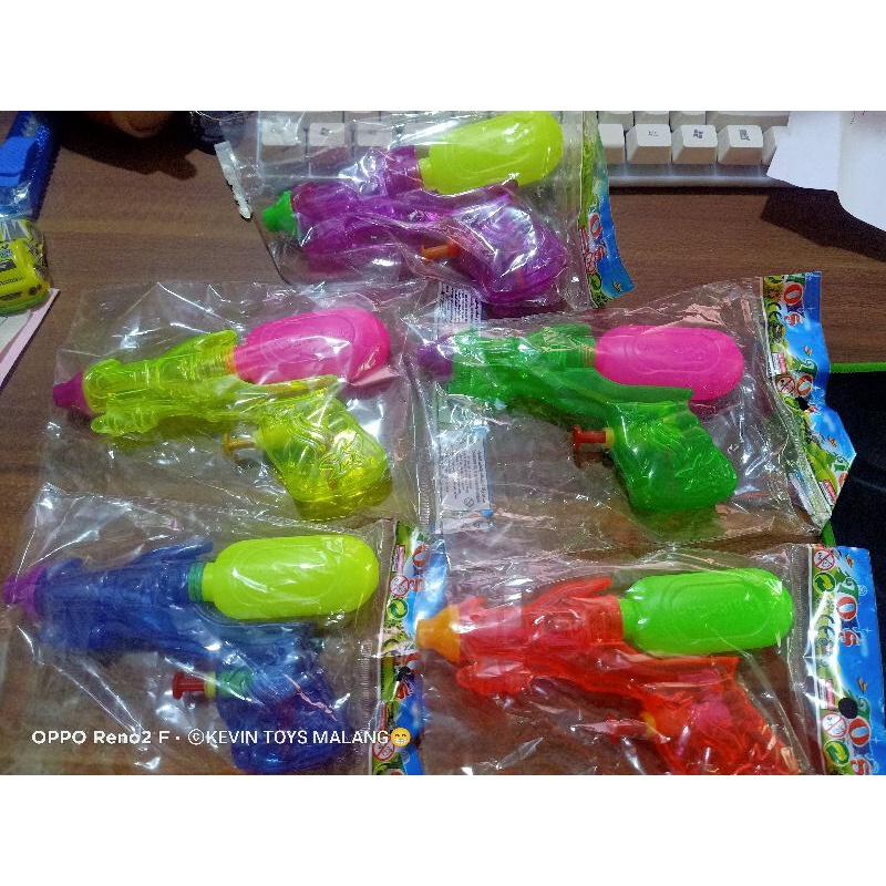 Mainan Anak Pistol air / Tembak-Tembakan air / water gun toys